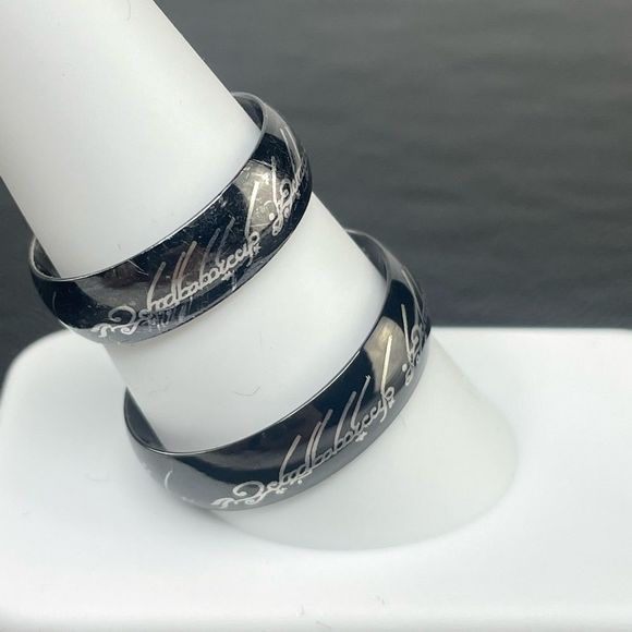 His and Hers LOTR Black Rings - Picture 9 of 13